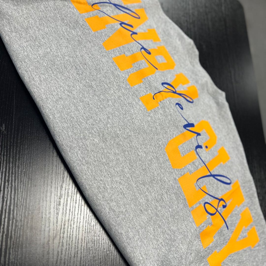 Custom Sweatshirt mit Rückenprint – für echte Sportfans