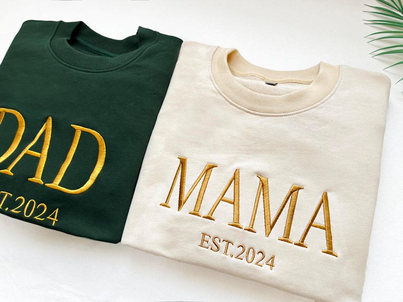 Personalisiertes Mama-Sweatshirt mit Vollstickerei, Outfit für frischgebackene Mütter, Geschenkidee zum Muttertag