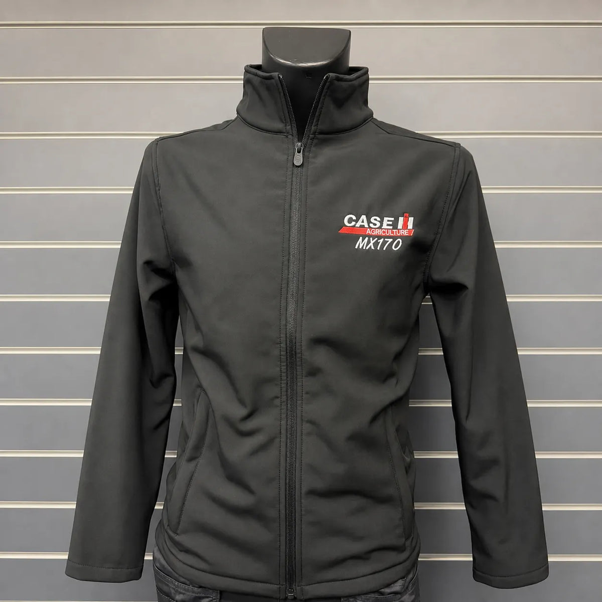 Bestickte Softshell-Jacke mit individuellem Traktorenmotiv - personalisiertes Traktoren-Design & individueller Text