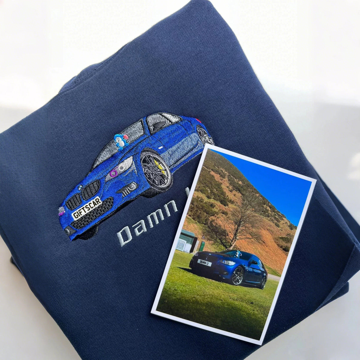 Sweat à capuche de voiture brodé personnalisé, le cadeau parfait pour les amateurs de voitures. Sweat-shirt brodé personnalisé, cadeau papa
