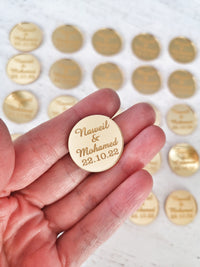 Personalisiertes Gold- oder Silber-Rundspiegel-Namensschild Acryl-Hochzeits-Gastgeschenkanhängerion, Namensschilder, Tischkarten für Party-Tischschilder