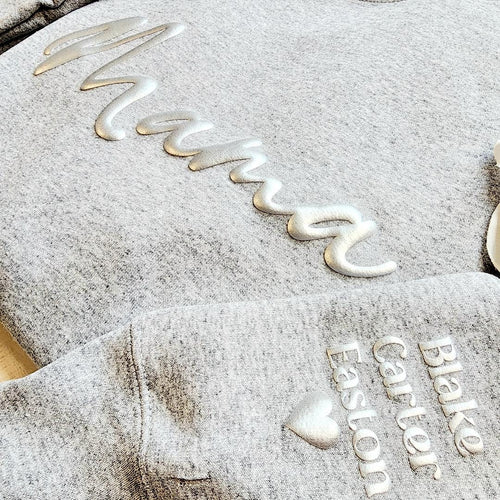 Benutzerdefinierte Mama Script Andenken Sweatshirt mit Puff-Schriftzug, personalisierte Kindernamen auf dem Ärmel, Geschenk für neue Mama