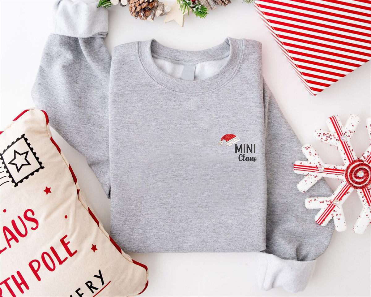 Besticktes Weihnachts-Familien-Sweatshirt, Bestickter Weihnachtspullover, Mama Claus Pullover, Dada Claus Geschenk, Bestickter Weihnachtsmannmützen-Pullover