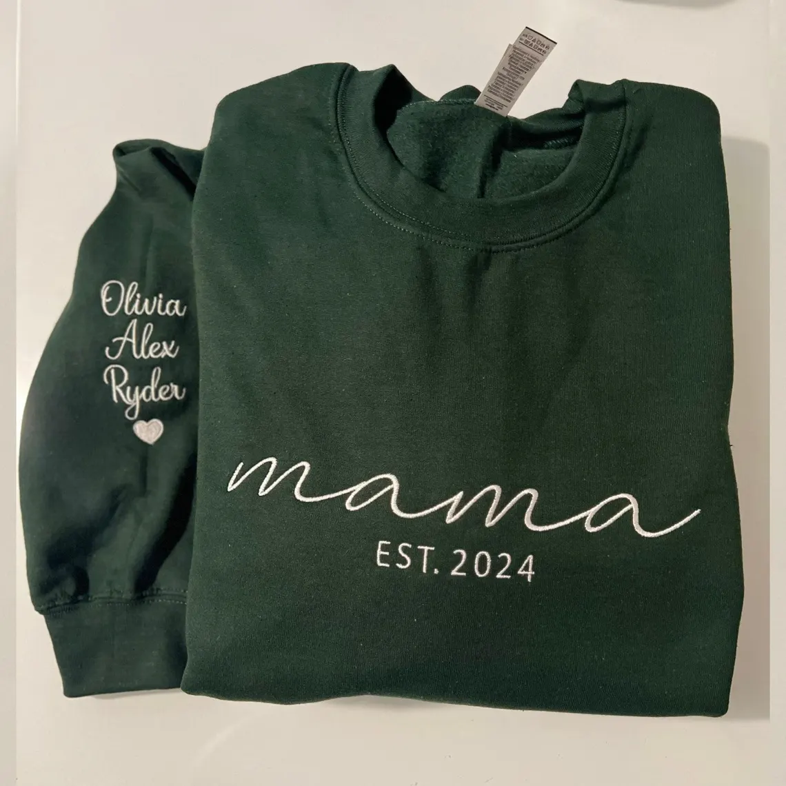 Besticktes Mama-Sweatshirt: Personalisierte Kindernamen & Datum – Geschenk für frischgebackene Mütter