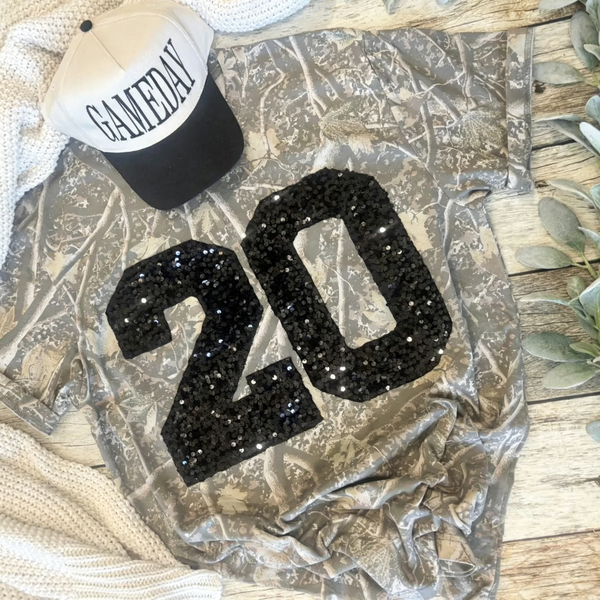 Individuelles Pailletten-Nummern-Shirt für den Spieltag, Camo-Sportmama-T-Shirt