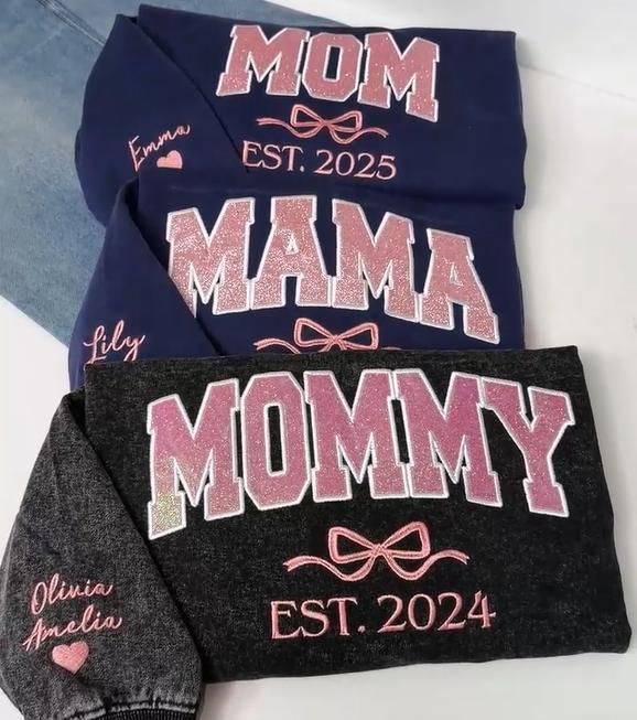 Personalisierter bestickter Mama-Schleifen mit Glitzer im Washed T-Shirt