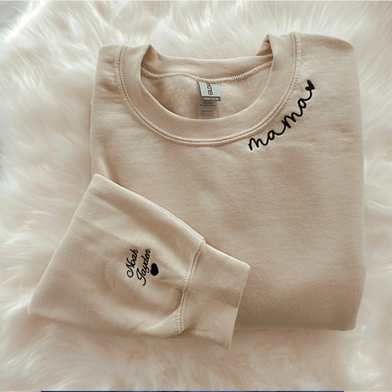 Benutzerdefiniertes Mama besticktes Sweatshirt mit Kindernamen am Ärmel – Geschenk für neue Mutter personalisiert