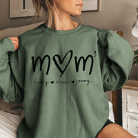 Mama bedeutet alles – individuelles Familien-Sweatshirt mit Design auf dem Ärmel