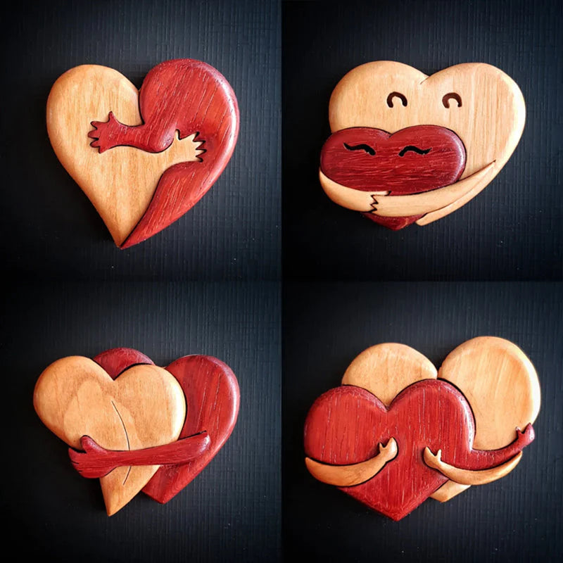 Anstecknadel „Loving Hearts“ aus Holz mit Intarsienmotiv