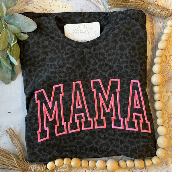 T-shirt noir uni avec broderie MAMA et motif léopard pailleté 