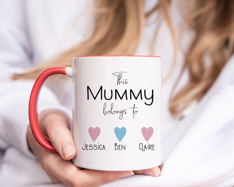 Muttertagstasse, personalisiert, diese Mama gehört zur Tasse. Mama-Geschenk von Kindern