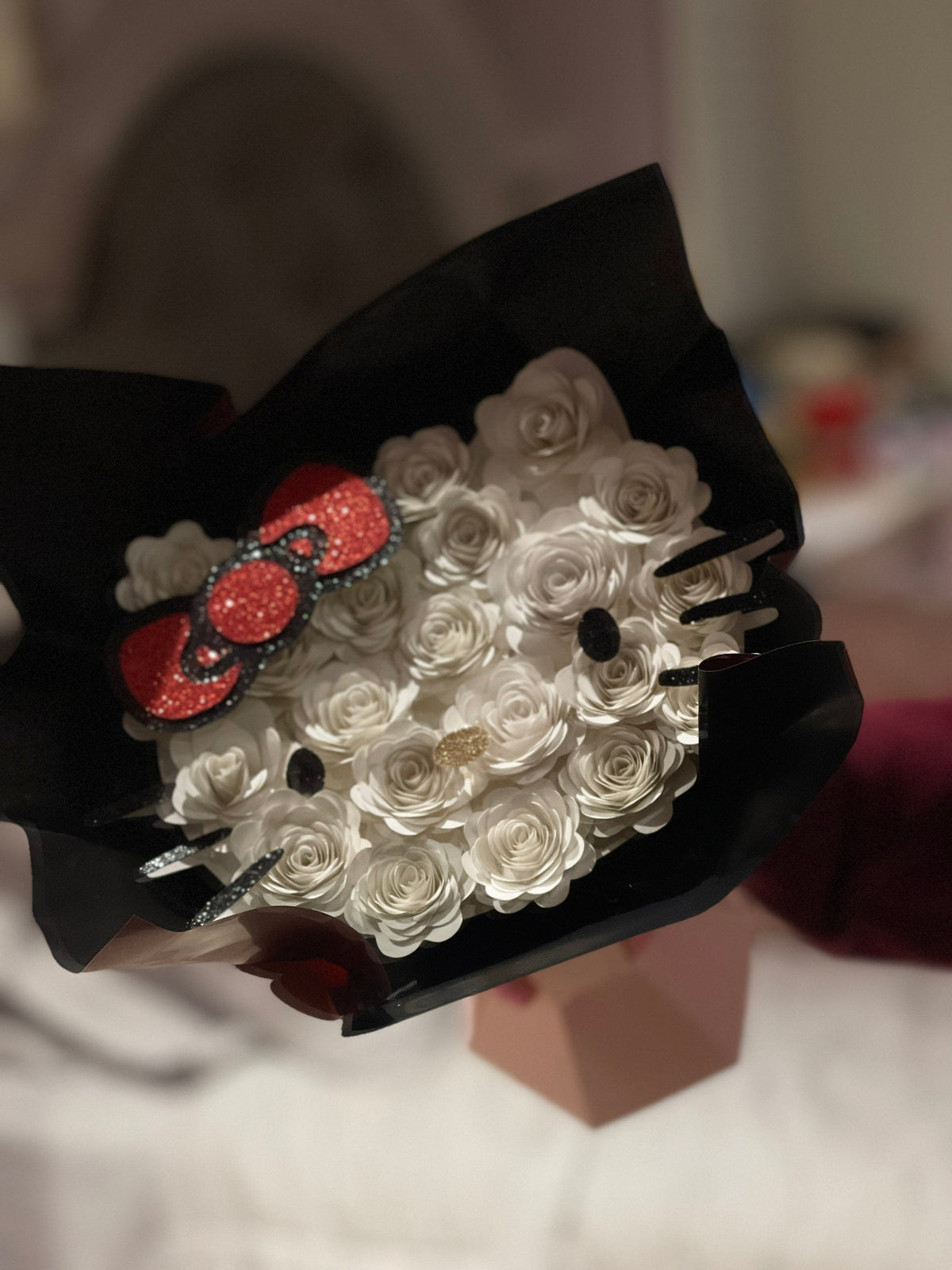 Süßer Katzen-Rosen-Blumenstrauß