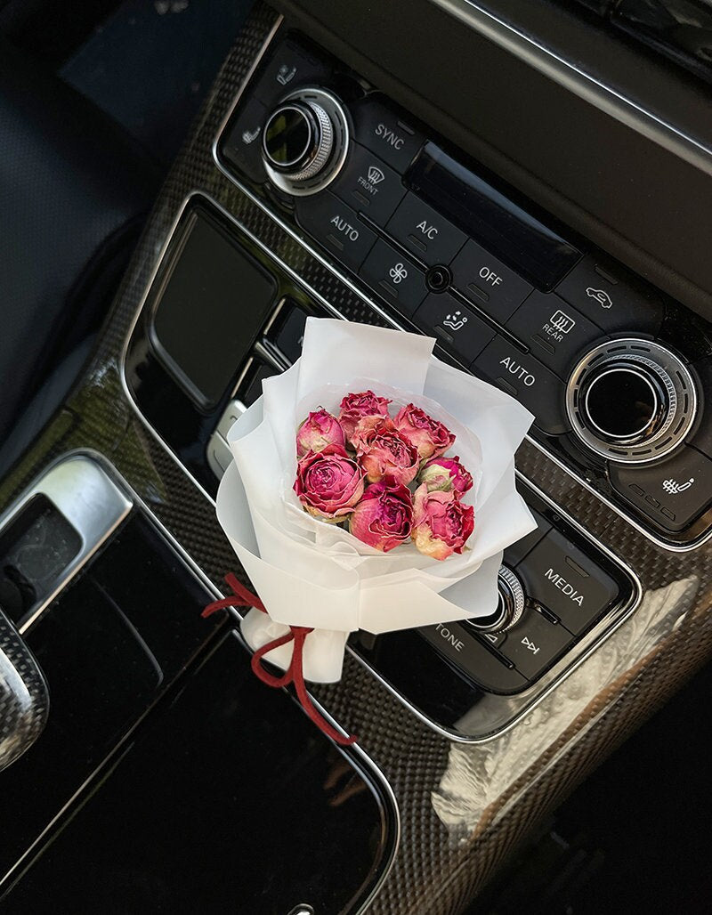 Bouquet de mini fleurs séchées naturelles faites à la main (rose) ⋆ Accessoires de voiture ⋆ Diffuseur de parfum à clip pour grille d'aération ⋆ Décoration de parfum ⋆ Cadeaux pour elle