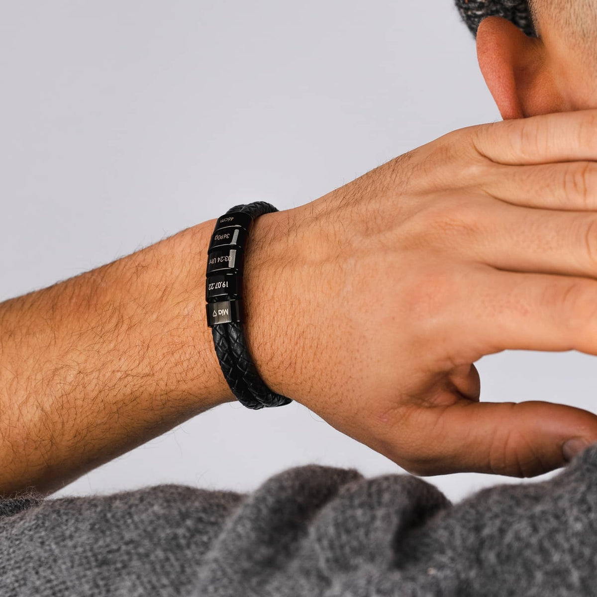 Bracelet en cuir avec perles gravées – cadeau pour homme